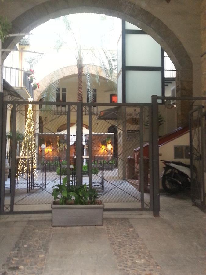 Hotel Regina Palermo Exterior foto